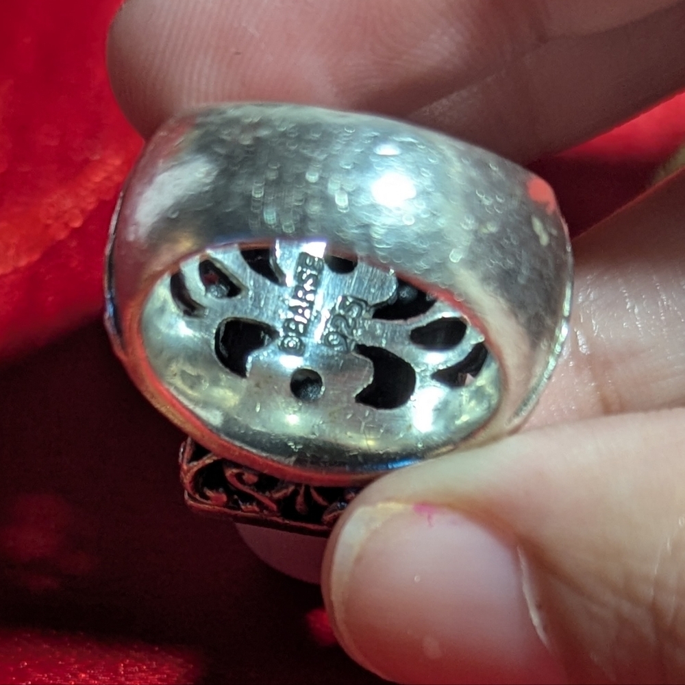 VINTAGE BARSE STERLING SILVER AND ONYX LARGE COCKTAIL RING - Picture 5 of 7